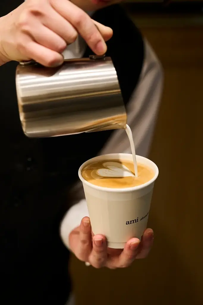 Ami Paris、東京・表参道に1年間の進化型ポップアップストアAMI PARIS POP-UP STORE AND LE CAFÉ AMIをオープン 画像 6