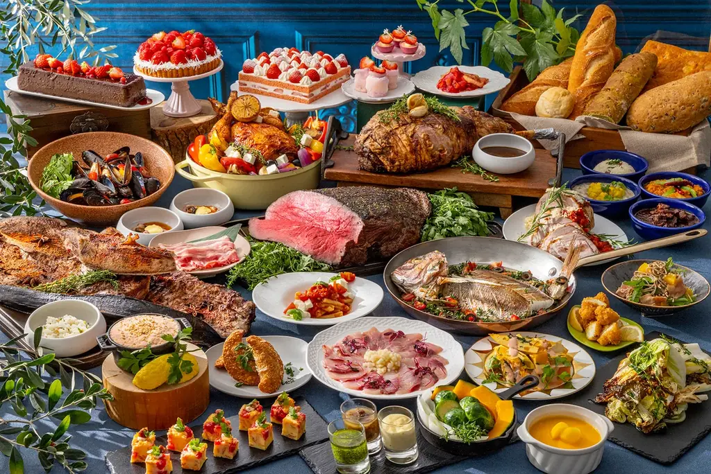 ヒルトン名古屋　地中海グルメで彩る冬のビュッフェ開催！年末年始はズワイガニ・マグロ・サーモン・エビ食べ放題&牡蠣剥きパフォーマンスで特別な冬を 画像 1