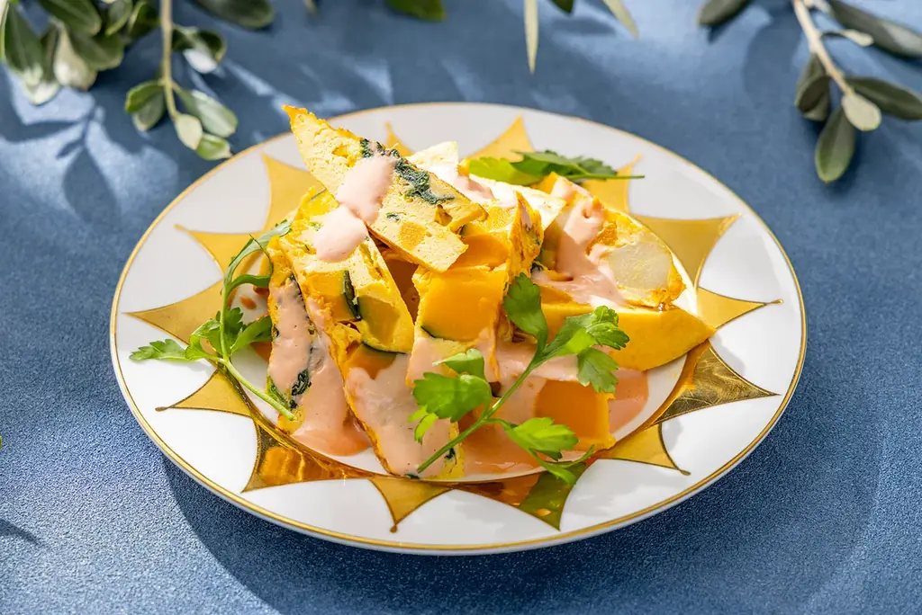 ヒルトン名古屋　地中海グルメで彩る冬のビュッフェ開催！年末年始はズワイガニ・マグロ・サーモン・エビ食べ放題&牡蠣剥きパフォーマンスで特別な冬を 画像 10