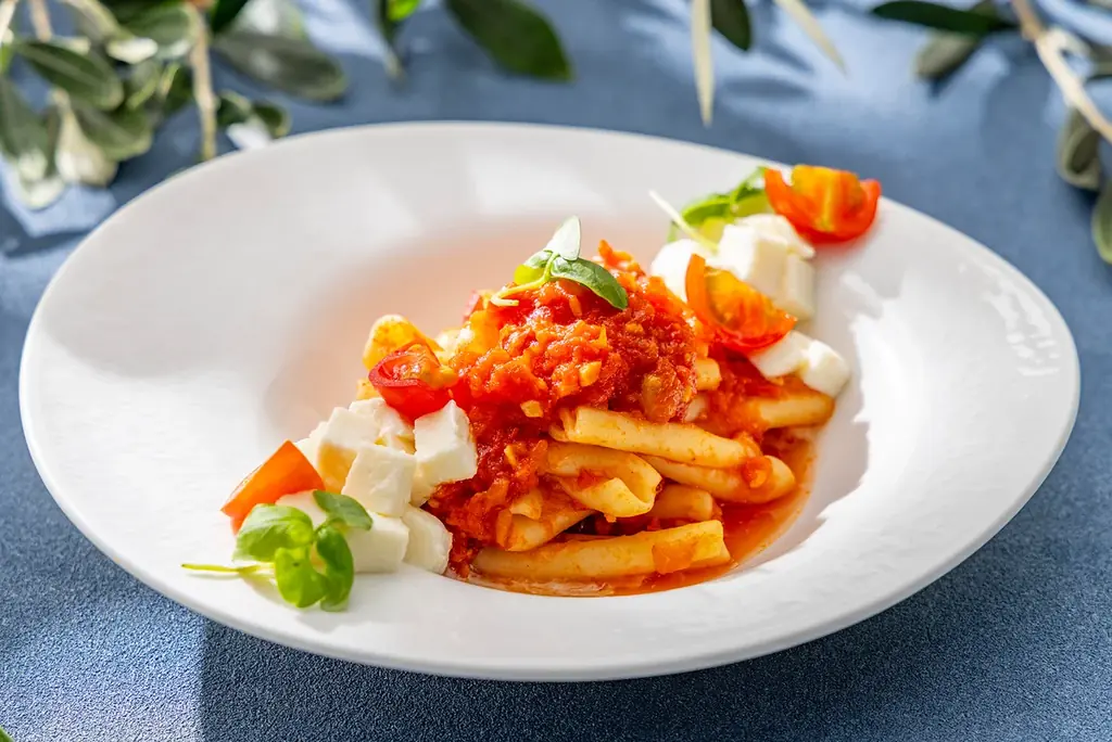 ヒルトン名古屋　地中海グルメで彩る冬のビュッフェ開催！年末年始はズワイガニ・マグロ・サーモン・エビ食べ放題&牡蠣剥きパフォーマンスで特別な冬を 画像 13