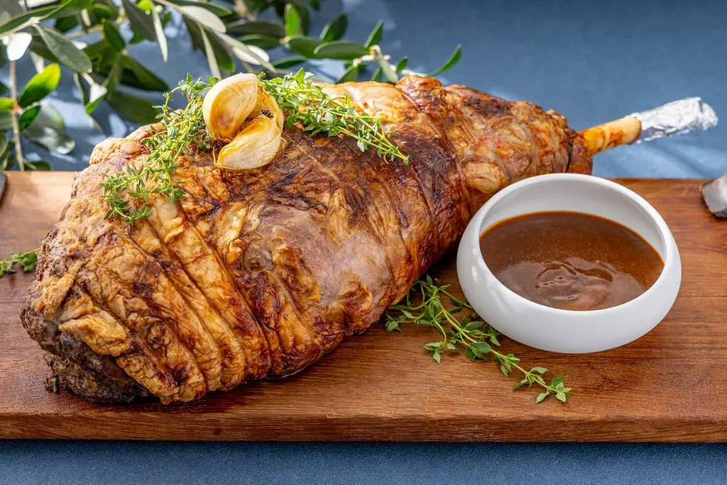 ヒルトン名古屋　地中海グルメで彩る冬のビュッフェ開催！年末年始はズワイガニ・マグロ・サーモン・エビ食べ放題&牡蠣剥きパフォーマンスで特別な冬を 画像 7