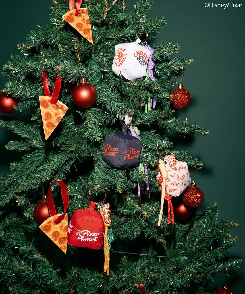 【AMERICAN HOLIC】『トイ・ストーリー』映画公開30周年を記念したコレクションが登場！『ピザ・プラネット』の世界に浸れる特別なアイテムを12月5日(金)発売 画像 8