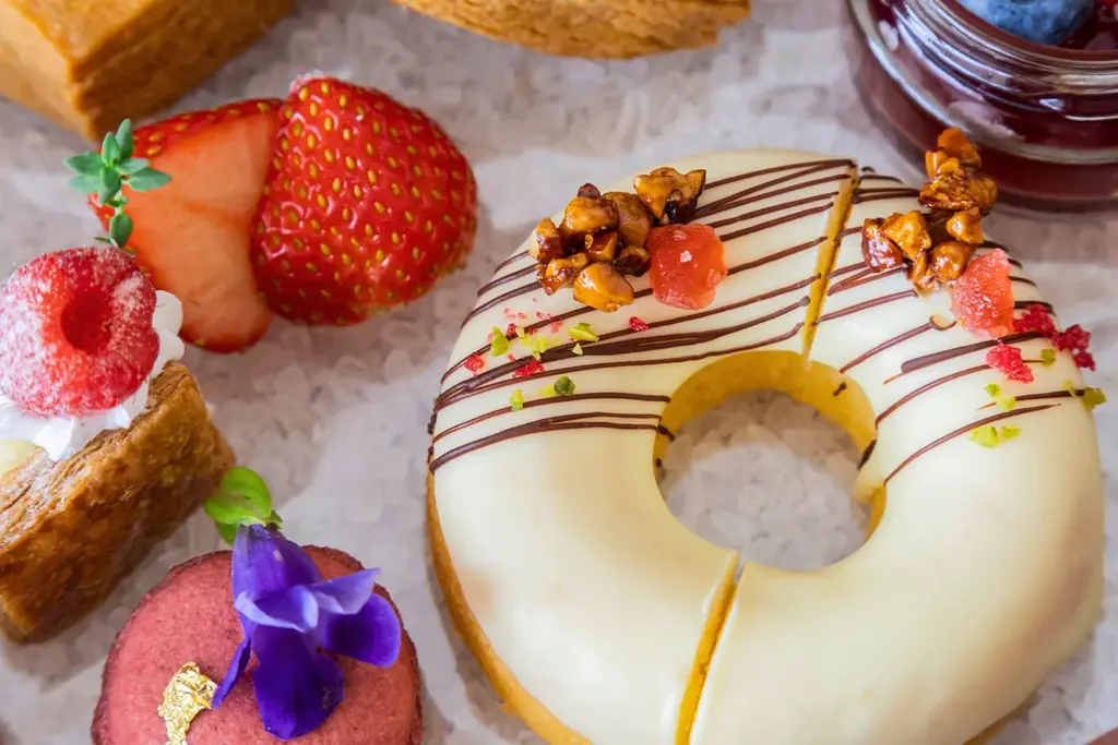 【神戸市中央区】～駅から徒歩10分で非日常空間へ～結婚式場内のアフタヌーンティー専門カフェ「Café ESPACE」よりホリデーシーズンを楽しむ冬季限定アフタヌーンティー提供 画像 5