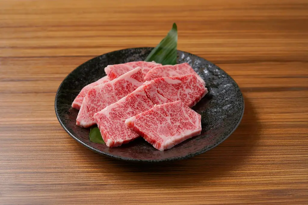 昭和八年創業の「肉の名門スエヒロ館」、メス牛と熟成にこだわる”和牛一頭買い”専門の3号店が2025年12月8日、横浜市泉区にオープン！ 画像 10