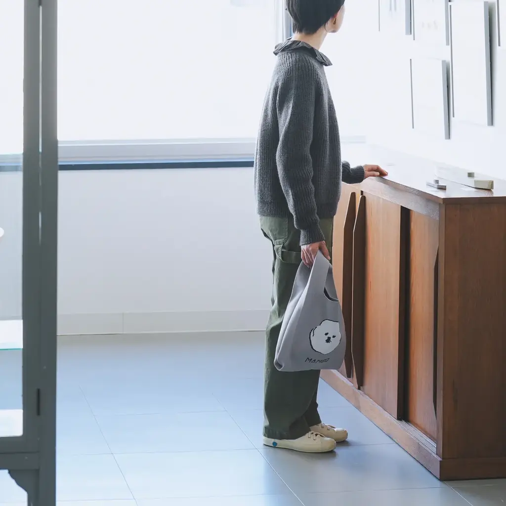 【オンライン限定発売】寒い季節の装いにピッタリ！「MAMBO（マンボ）」の新作ニットマルシェバッグが登場 画像 9