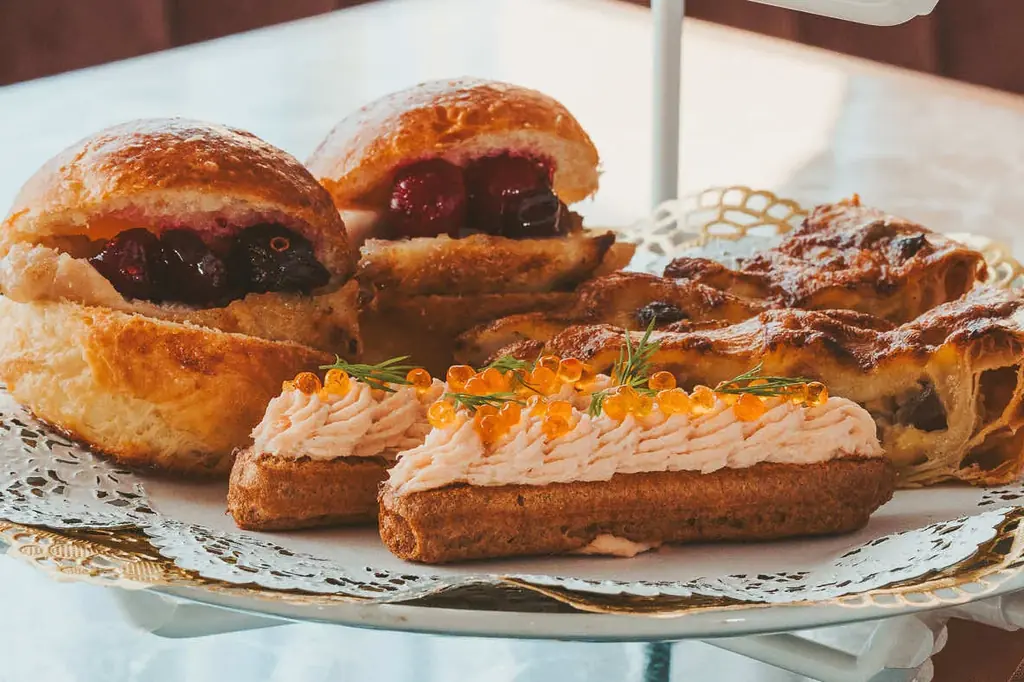 東京・蔵前のカヌレとのペアリングスイーツ専門店「KURAMAE CANNELÉ CAFE」にて、クリスマス限定アフタヌーンティを予約制で提供開始 画像 5