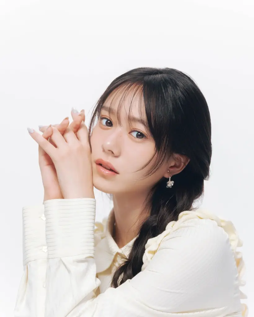 与田祐希・金村美玖（日向坂46）・筒井あやめ（乃木坂46）が初めて3人揃って表紙に。定期刊行最終号『bis』2026年冬号発売 画像 11