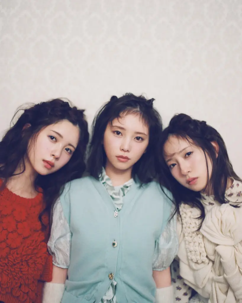 与田祐希・金村美玖（日向坂46）・筒井あやめ（乃木坂46）が初めて3人揃って表紙に。定期刊行最終号『bis』2026年冬号発売 画像 2