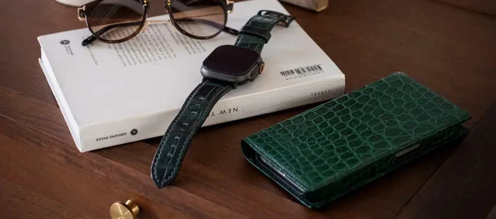 12/9発売 HAGANの本革iPhone17Proケース＆Watchバンド