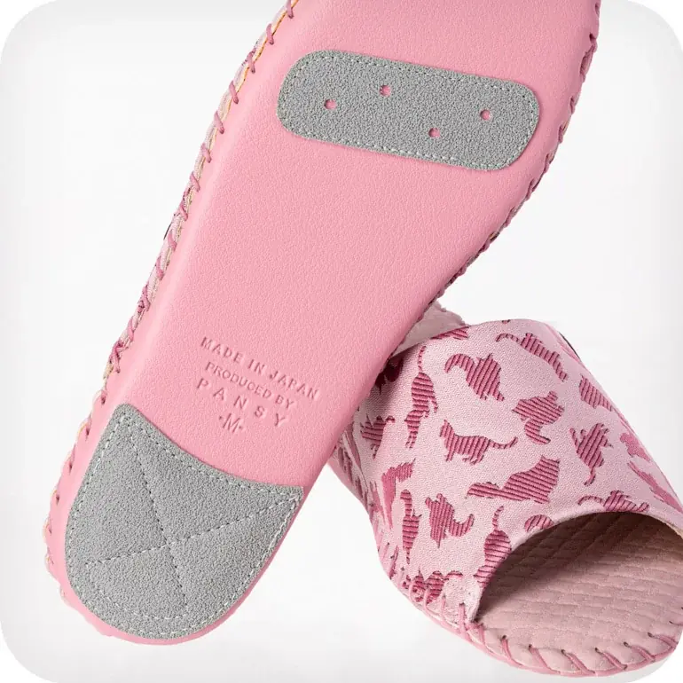 【猫好き必見】伝統の西陣織×老舗パンジーが生み出す“最強かわいい”猫柄ルームシューズ誕生―オンラインショップ限定200足 画像 5