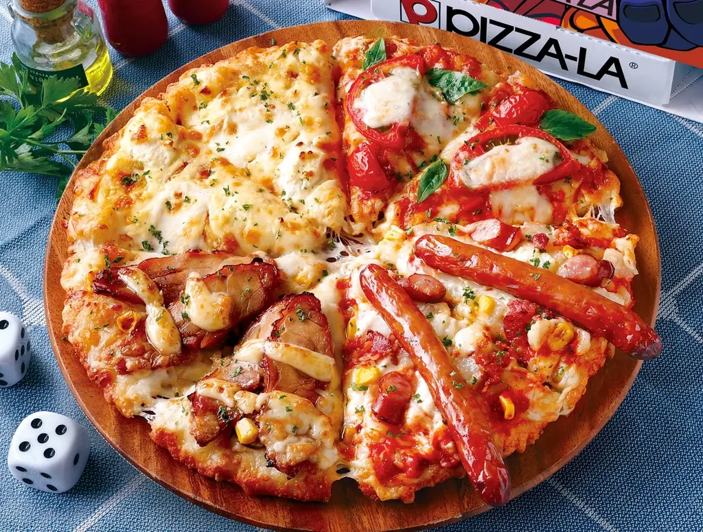 ピザーラ×「桃太郎電鉄２」夢のコラボ！　『キングボンビーのオレさまクォーター』＆『山盛りキングボンビーポテト』登場　～コラボピザ購入でゲームソフトや豪華賞品が当たるプレゼントキャンペーンも実施～ 画像 2