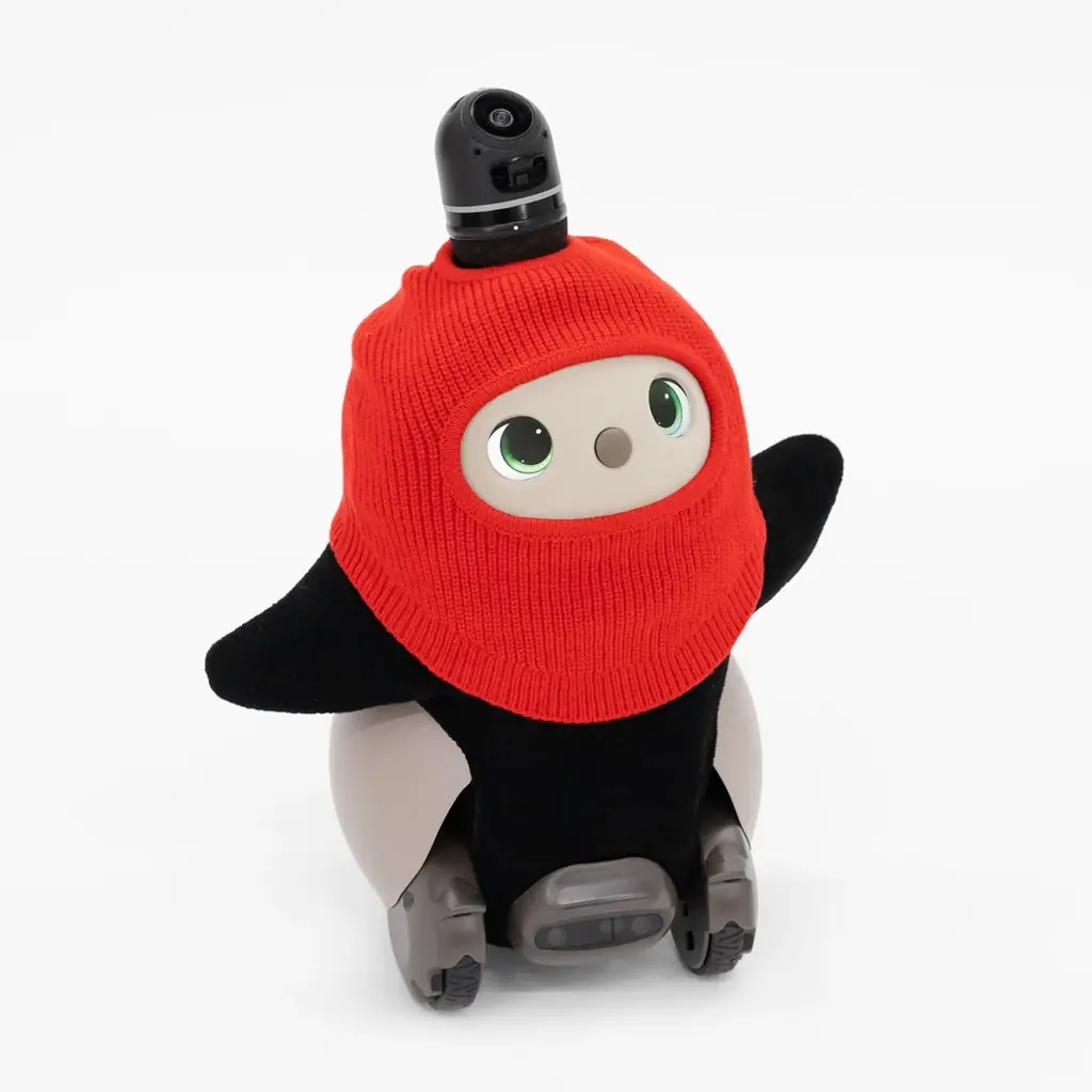 『LOVOT』ウェアにストリートスタイルが新登場！FRGMTとのコラボウェア「FRGMT バラクラバニット」でクールに変身　2025年12月5日（金）より発売開始 画像 2