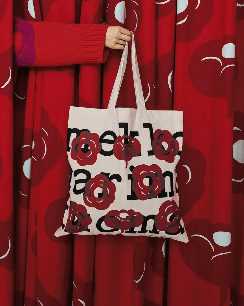 [マリメッコ]ホリデーシーズンの到来に合わせ、ホリデーキャンペーン「Merry holiday moment – Wrapped with festive joy」をスタート。 画像 2