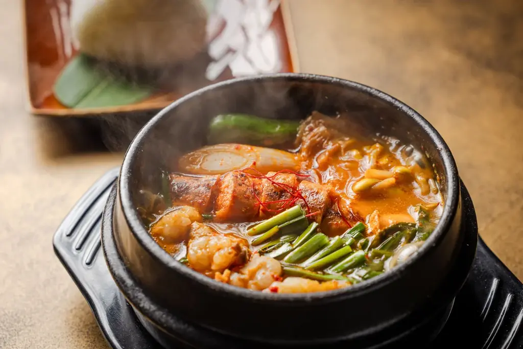 焼肉 平城苑にて冬季限定『明太ホルモン鍋』販売開始 画像 2