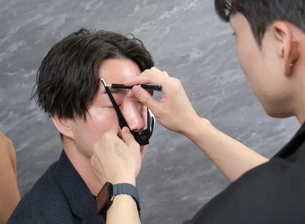 【全国11店舗目 三宮駅駅徒歩1分】メンズ眉毛サロン 眉ラボ神戸三宮店 2025年9月1日 NEW OPEN 画像 2