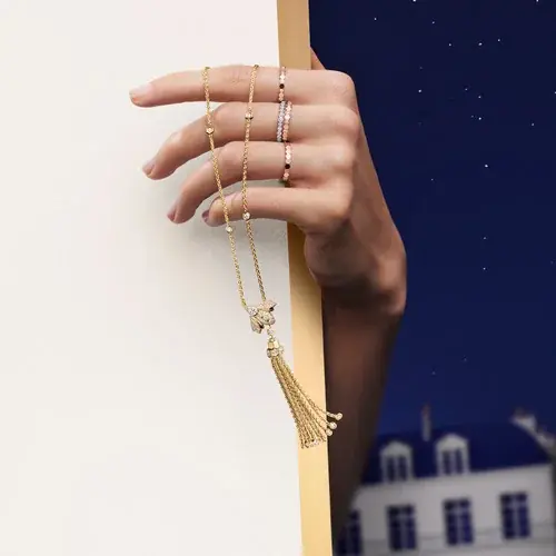 パリの街に隠された輝き、ショーメのホリデー「Catch me in PARIS」 画像 2