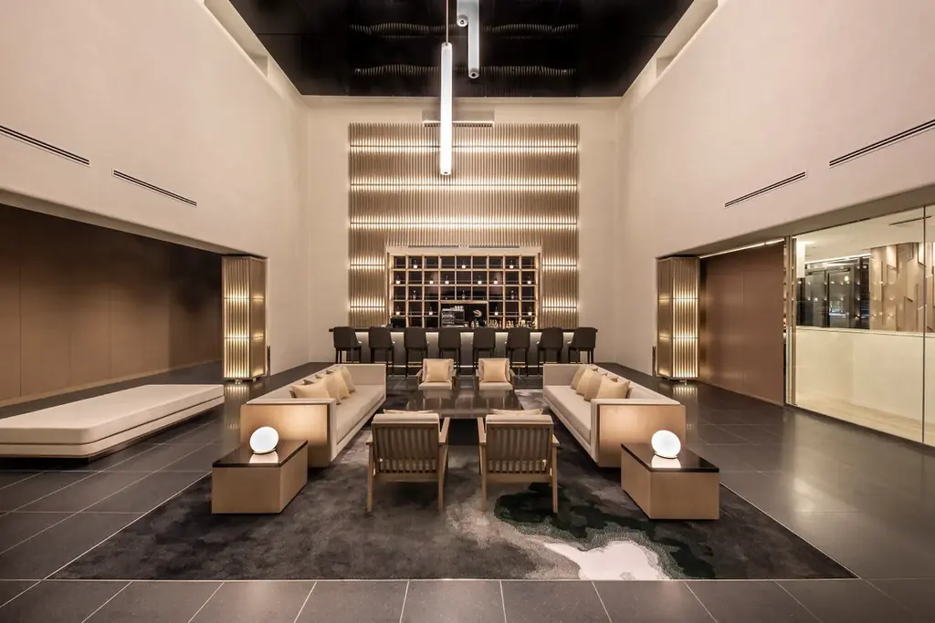 真っ赤な苺を贅沢に使用したロゼシャンパーニュのカクテル 画像 2