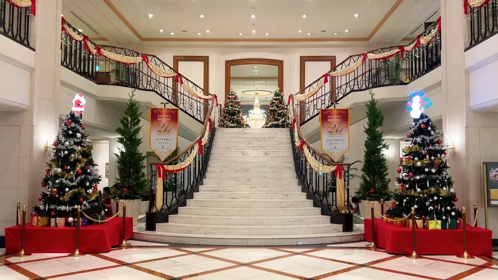 【ホテル日航プリンセス京都】3Dホログラムを使用したクリスマスディスプレイがロビーに登場 画像 1