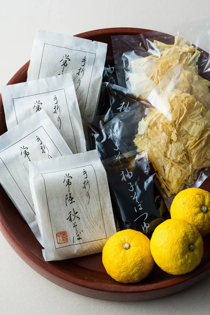 『CREA』の大人気特集「贈りものバイブル」が発売に　特別版の表紙にはついにプレデビューを果たしたROIROMが登場！ 画像 9