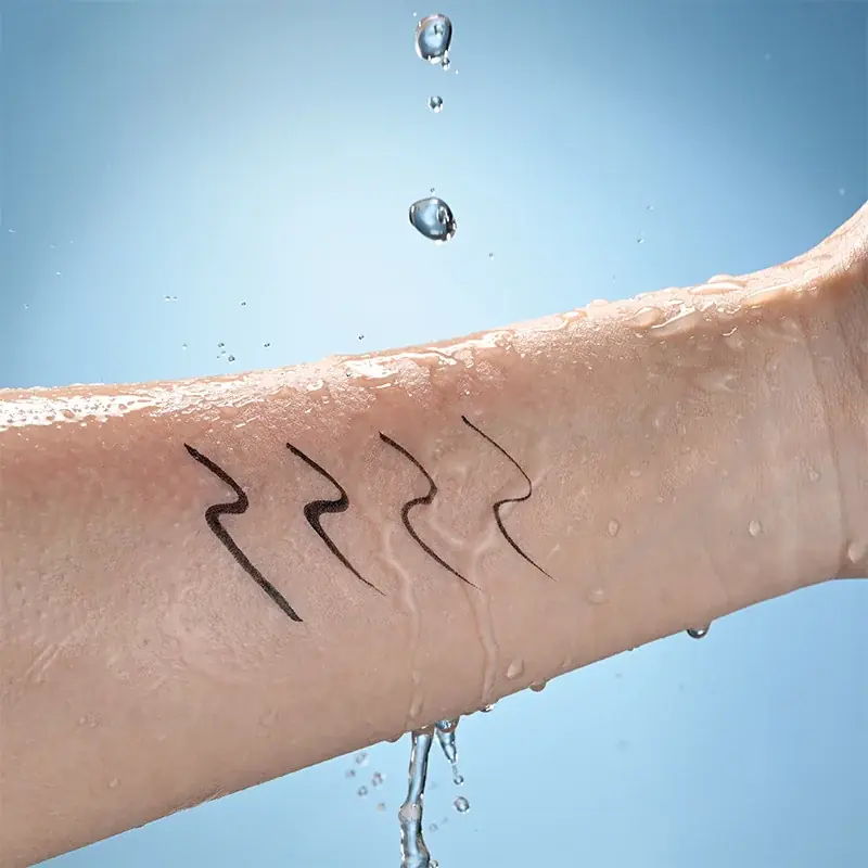 【数量限定】創業120年の筆ぺんメーカーが本気で作ったアイライナー「お化粧ふでぺん 目元用」に限定色”朧月グレージュ/宵紅バーガンディ”が新発売！ 画像 6