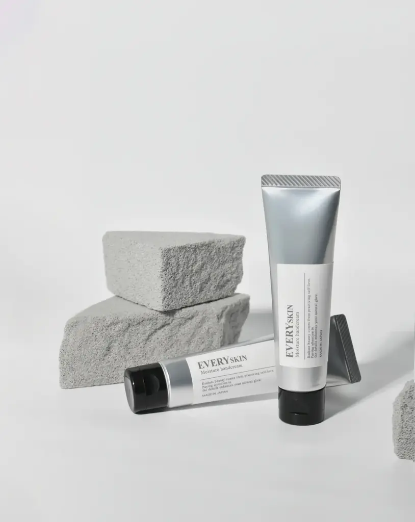 【EVERYSKIN モイスチュアハンドクリーム】—香りとパッケージを一新し、より深い癒しと潤いを2025年12月15日(月)より発売 画像 3