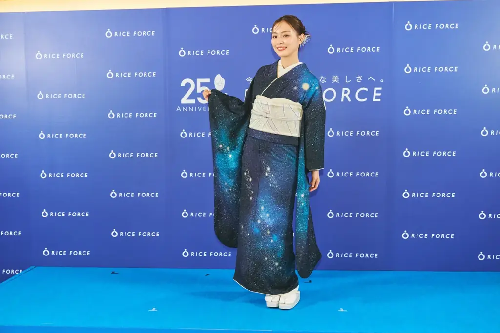 内田理央さんが１日店長に就任ライスフォース25周年記念『Thanks Rice』イベントレポート 画像 2