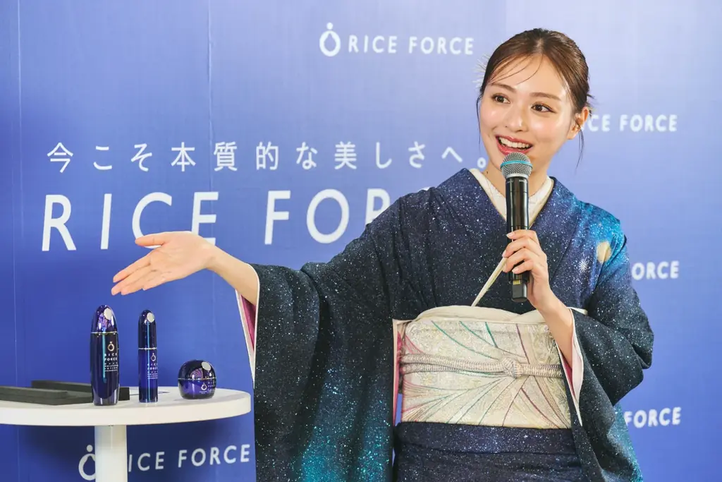 内田理央さんが１日店長に就任ライスフォース25周年記念『Thanks Rice』イベントレポート 画像 5