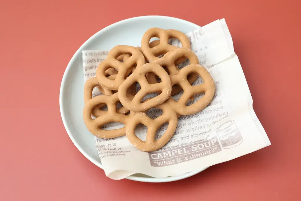 「セブンプレミアム プレッツェルショコラ ストロベリー/キャラメル」を新発売　全国のセブン‐イレブンにて12月9日（火）より順次販売開始 画像 6