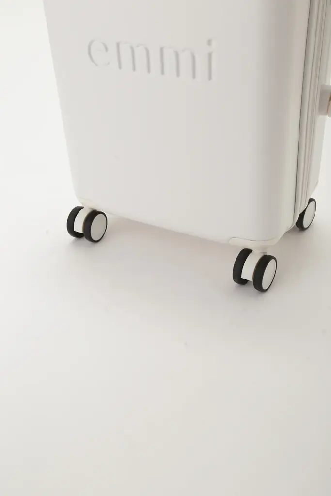 【emmi(エミ)】「Samsonite(サムソナイト)」との初コラボレーション！＜12月2日(火)オンライン先行予約開始＞ 画像 10
