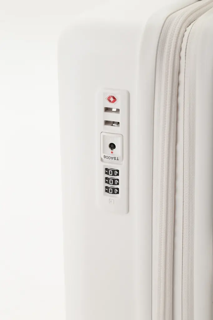 【emmi(エミ)】「Samsonite(サムソナイト)」との初コラボレーション！＜12月2日(火)オンライン先行予約開始＞ 画像 9