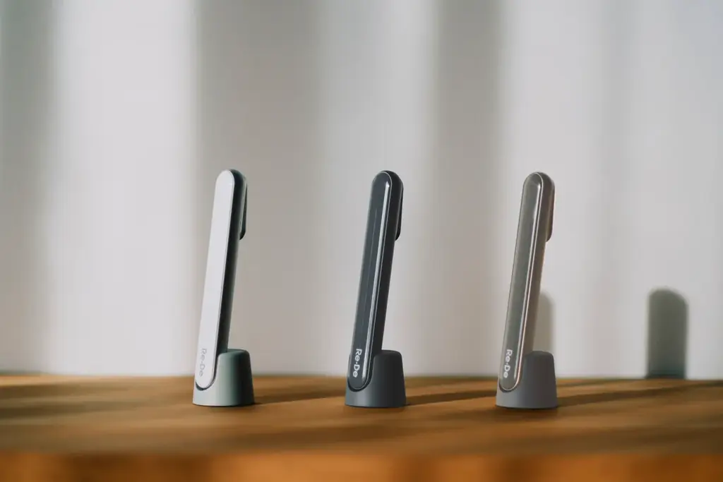 EMS×LED×温熱×振動を約50gの圧倒的なコンパクトサイズに詰め込んだ「Re・De Suhada スティック美顔器」が「LIPSベストコスメ2025」にて「下半期新作賞 美顔器部門1位」を受賞！ 画像 2