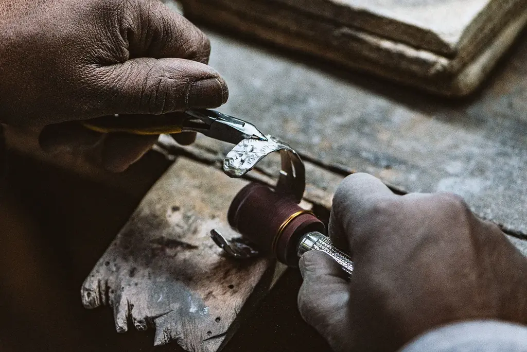 パリ発ジュエリー「セルジュ・トラヴァル」と『新世紀エヴァンゲリオン』が初のコラボレーションジュエリーを発売 画像 2