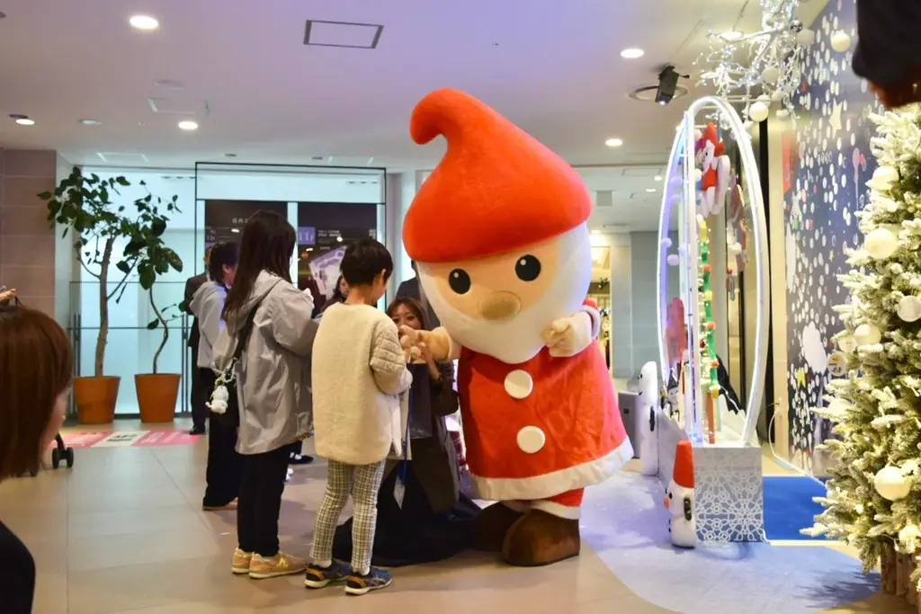 【阪急うめだ本店】クリスマスのフォトスポットをこどもたちが考案！想いの詰まった“スノードーム”の展示がスタート 画像 7