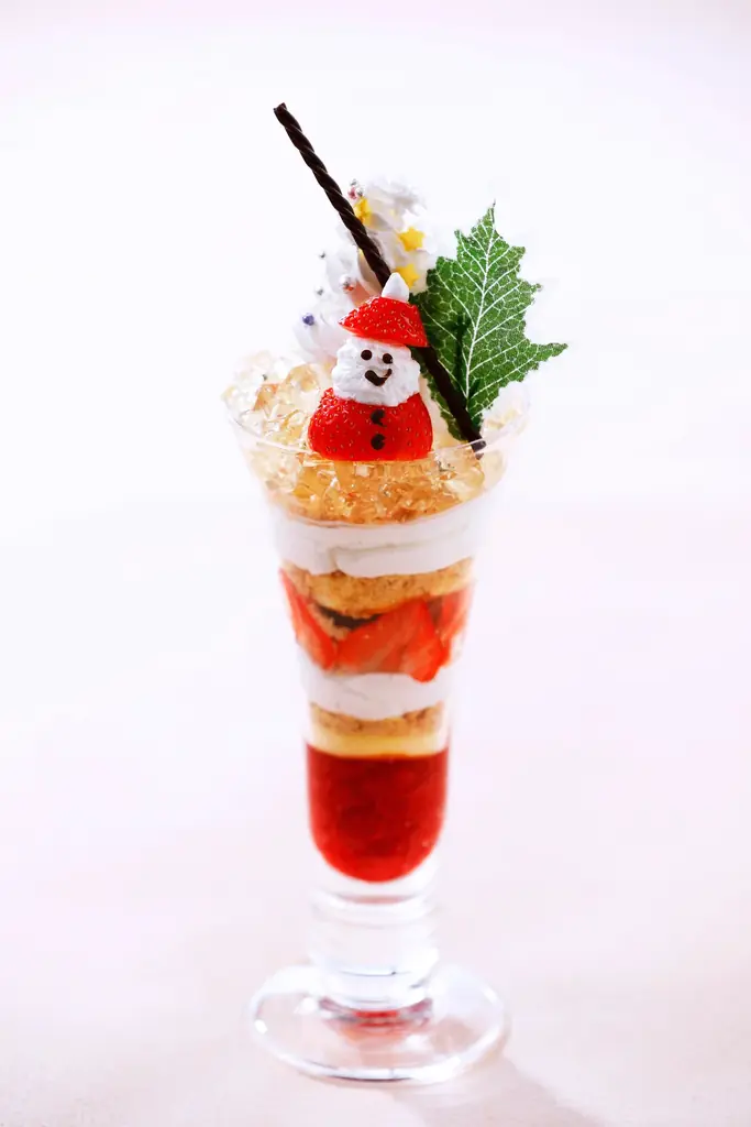 【ホテルオークラエンタープライズ】ワイン＆ダイニング デュークにて「レイトランチ＆パフェプラン」を12月2日より提供開始 画像 2