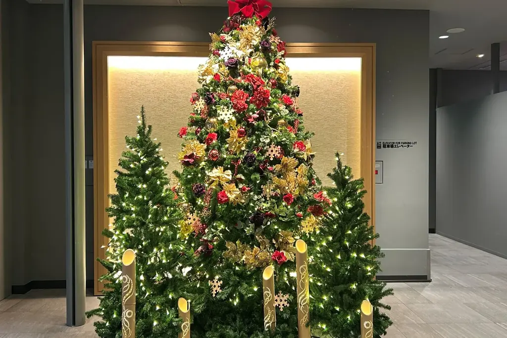 【WHG新宿（新宿ワシントンホテル／ホテルグレイスリー新宿）】植林活動に貢献「クリスマスチャリティーオーナメント」を数量限定で販売　鉄板焼で味わう贅沢なクリスマスディナーコースも予約受付中 画像 1