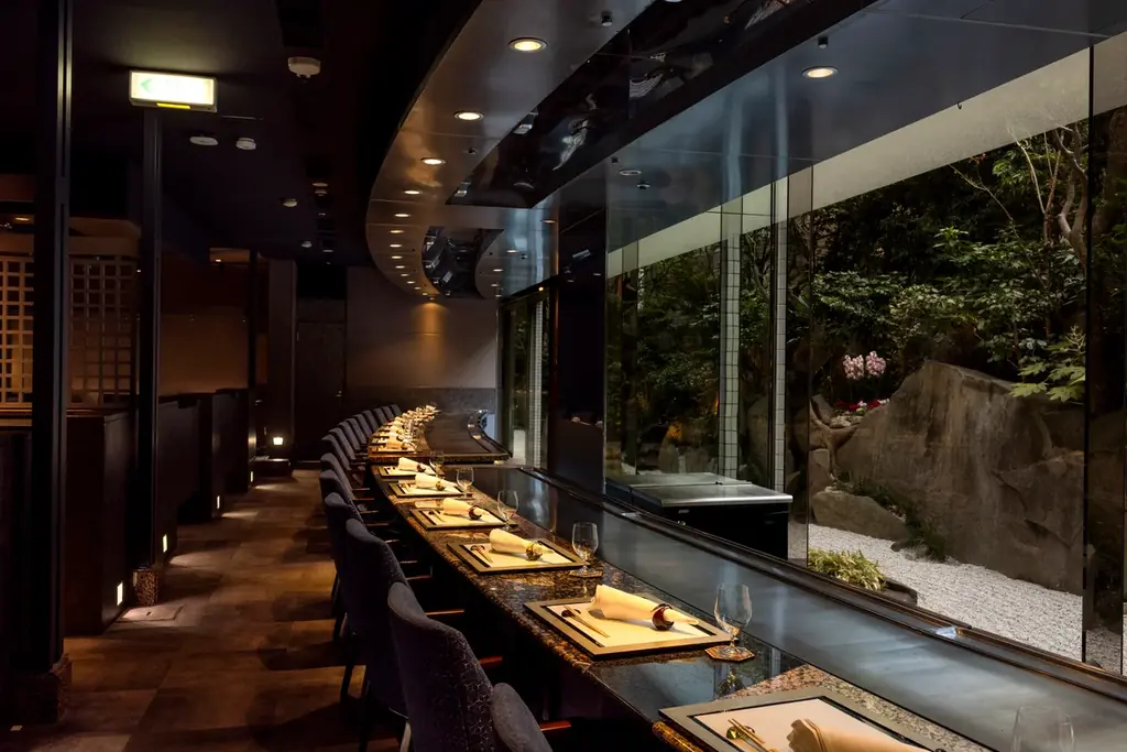 【WHG新宿（新宿ワシントンホテル／ホテルグレイスリー新宿）】植林活動に貢献「クリスマスチャリティーオーナメント」を数量限定で販売　鉄板焼で味わう贅沢なクリスマスディナーコースも予約受付中 画像 6