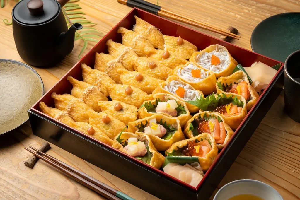 【ご予約受付開始】 むろやの冬の特別ラインナップが一挙登場。クリスマス商品ほか、年末年始のいなり寿司や冬季限定いなりまで幅広くご用意しました。 画像 5