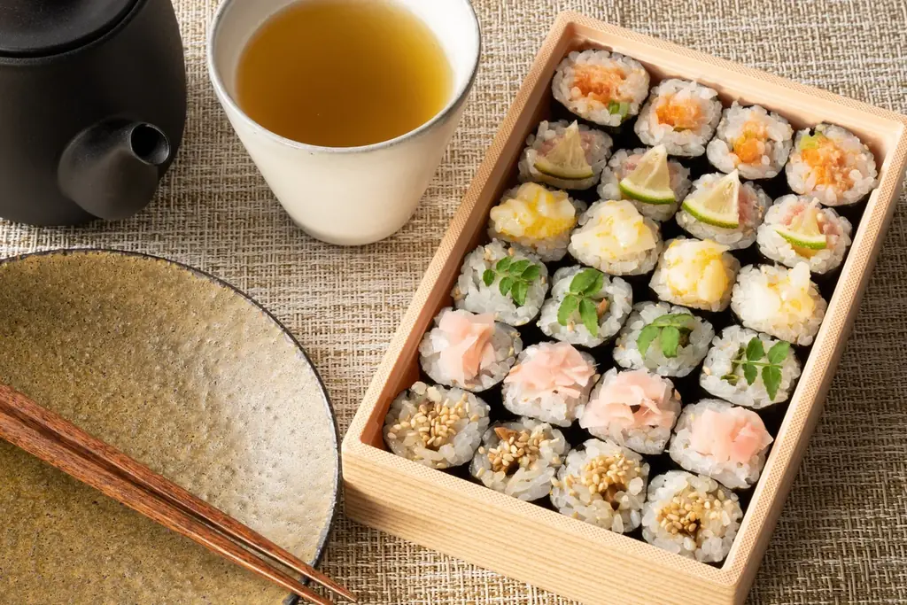 【ご予約受付開始】 むろやの冬の特別ラインナップが一挙登場。クリスマス商品ほか、年末年始のいなり寿司や冬季限定いなりまで幅広くご用意しました。 画像 8