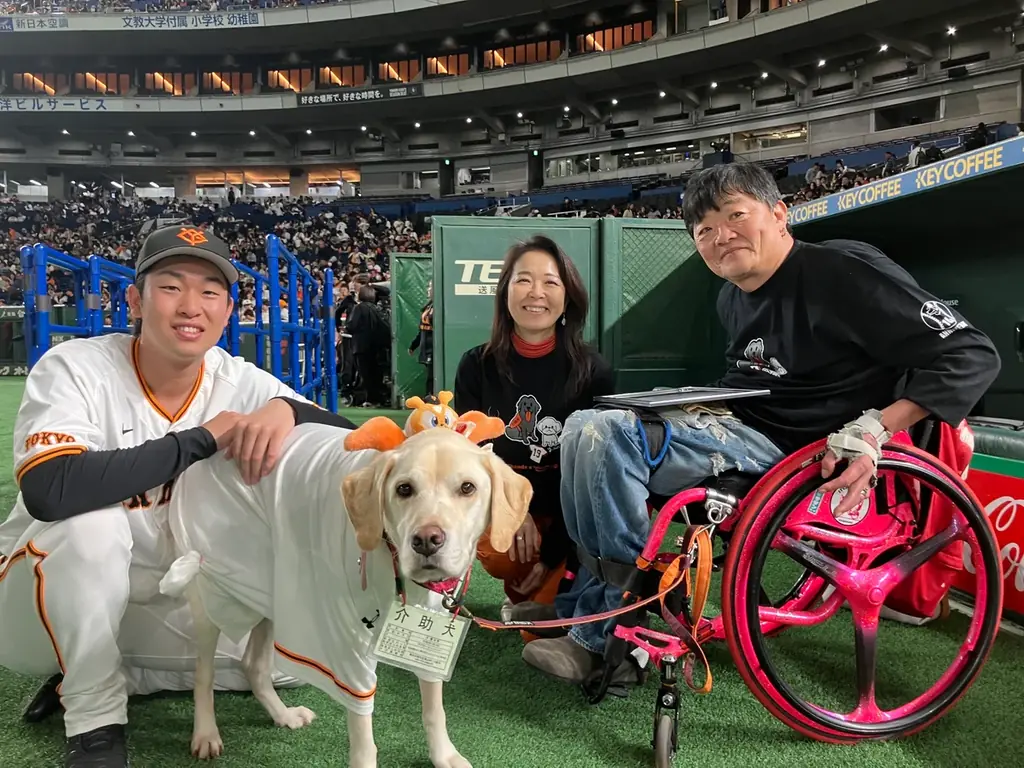 山﨑伊織投手、介助犬普及を応援！日本介助犬協会へ寄付贈呈 画像 2