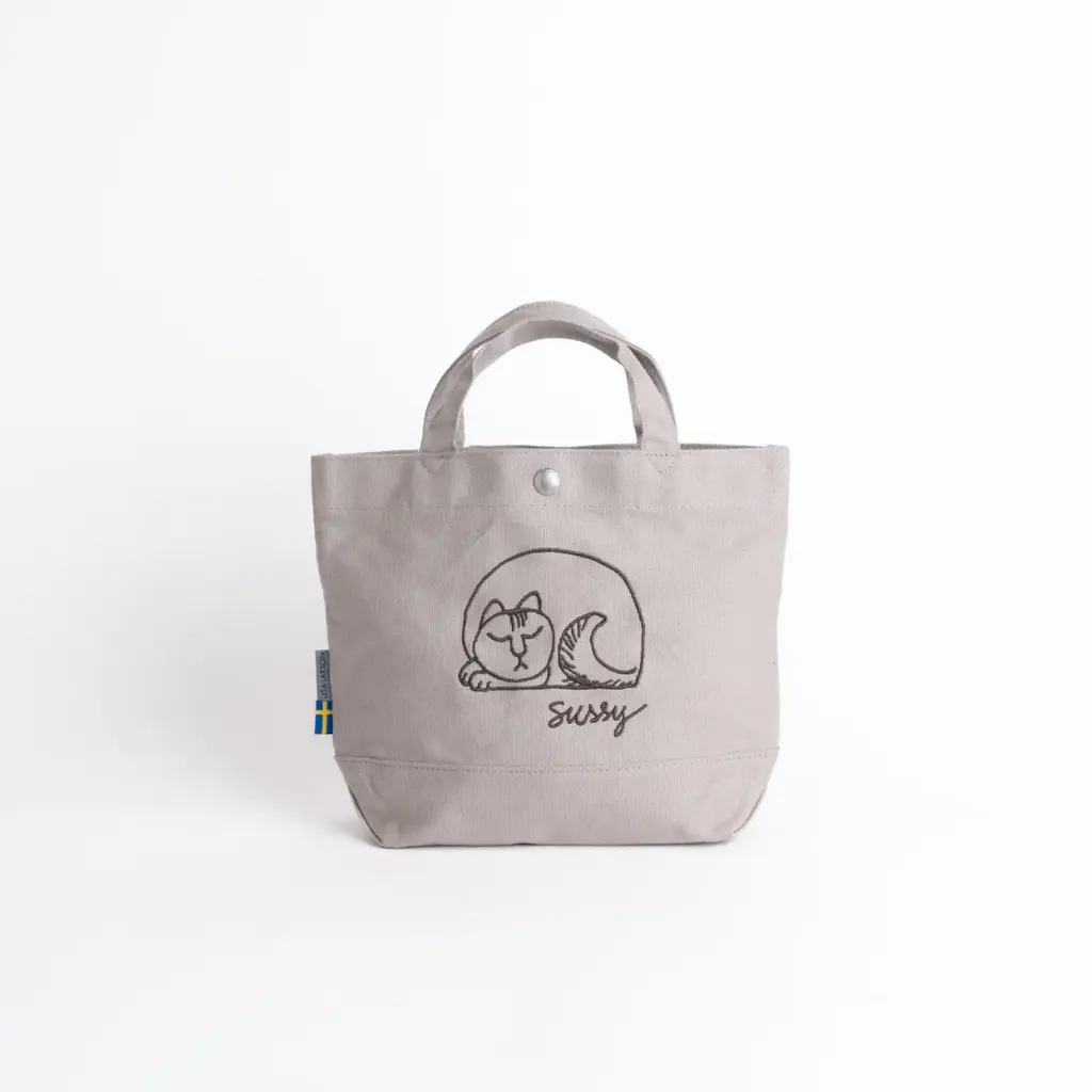 【新商品】リサ・ラーソンの猫の「スッシー」の刺繍ミニトート。A5サイズがすっぽり・軽量約164gの万能バッグが5色展開で発売 画像 13