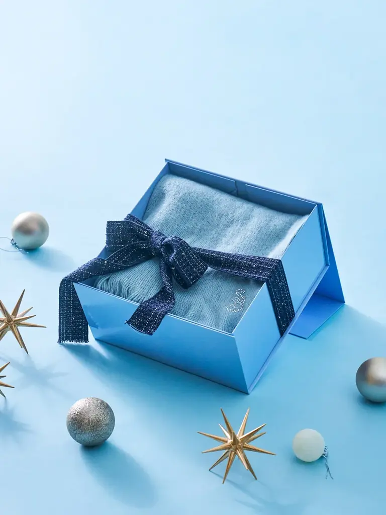 ＜SNIDEL（スナイデル）＞想いを包む、とっておきの冬ギフト「HOLIDAY GIFT SELECTION」を公開！この冬だけの限定カラー＆スペシャルボックスが登場 画像 2