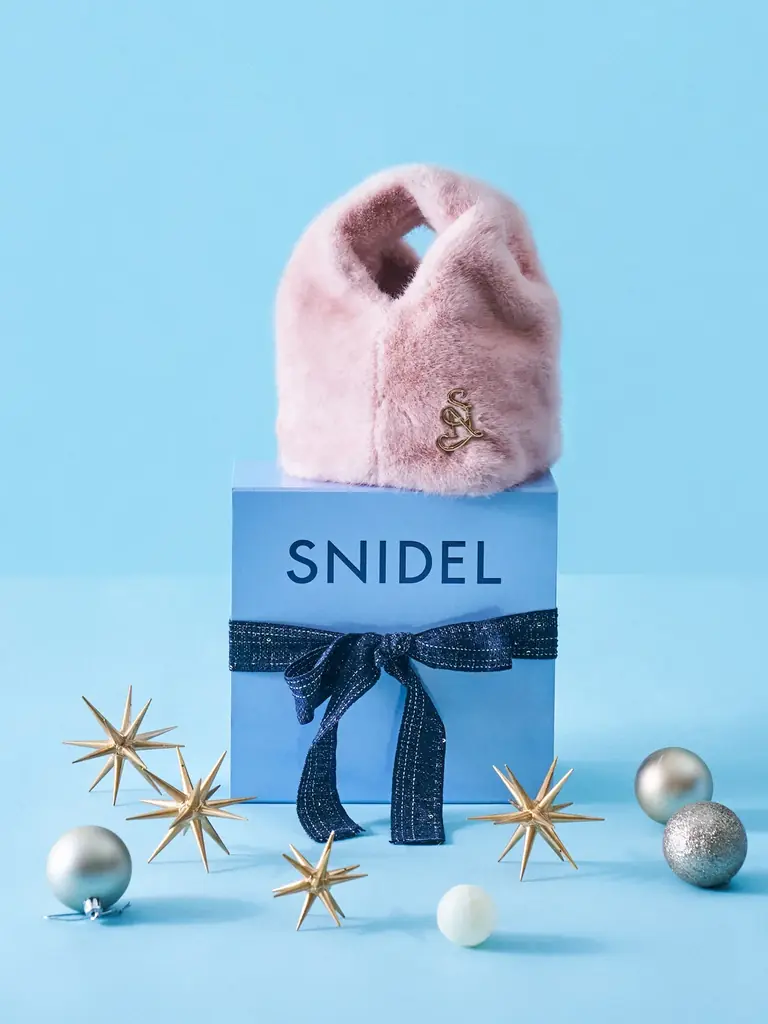 ＜SNIDEL（スナイデル）＞想いを包む、とっておきの冬ギフト「HOLIDAY GIFT SELECTION」を公開！この冬だけの限定カラー＆スペシャルボックスが登場 画像 9