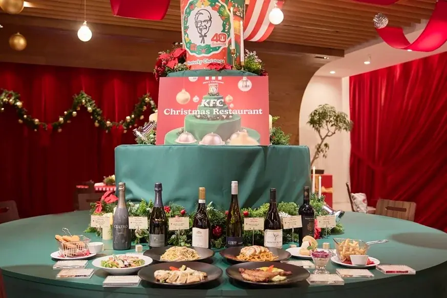 【イベントレポート】KFC初のクリスマスレストラン「KFC Christmas Restaurant」が12月2日(火)から六本木ヒルズに期間限定オープン！ 辻希美さんがクリスマスのデートコーデで登場 画像 6