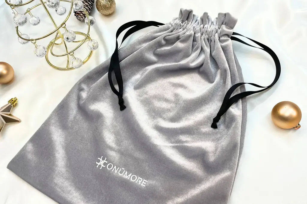 クリスマス限定の“シルバーベロア巾着セット”が登場。特別価格で50個限定発売。 画像 5