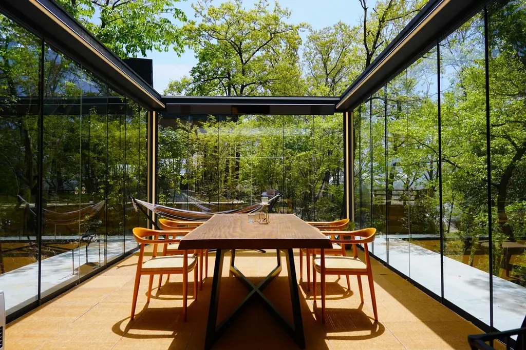 大分・湯布院温泉郷グランピング「COMOREBI」、プロポーズ成功率100%！累計200組以上の「Yes」を生んだ、“成功”サプライズ演出の裏側とは？ 専属プランナーによる完全オーダーメイド 画像 4