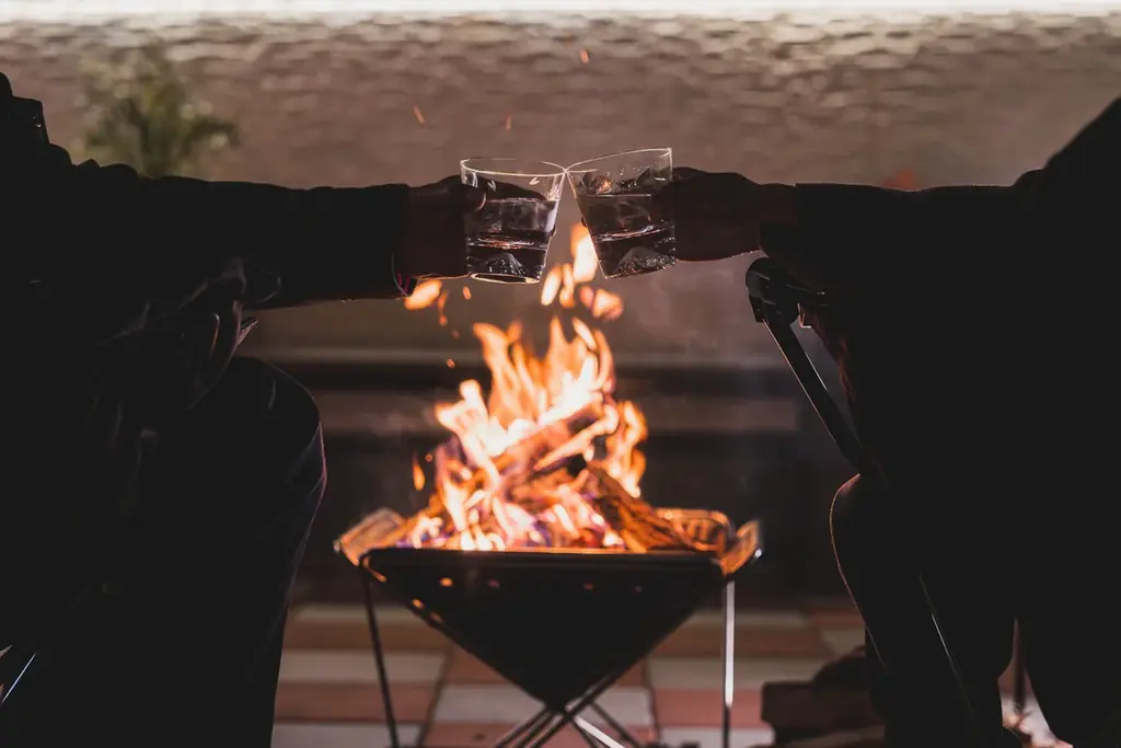 【1日1組限定】“森の蒸溜所”の息吹を、焚火と共に。サントリーシングルモルトウイスキー「白州」× プライベート焚火で整う、大人のための「森香るリトリートプラン」 画像 2