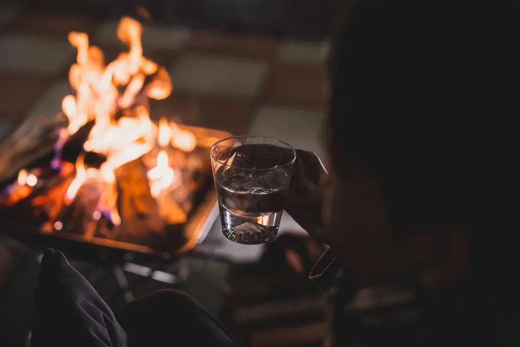 【1日1組限定】“森の蒸溜所”の息吹を、焚火と共に。サントリーシングルモルトウイスキー「白州」× プライベート焚火で整う、大人のための「森香るリトリートプラン」 画像 3