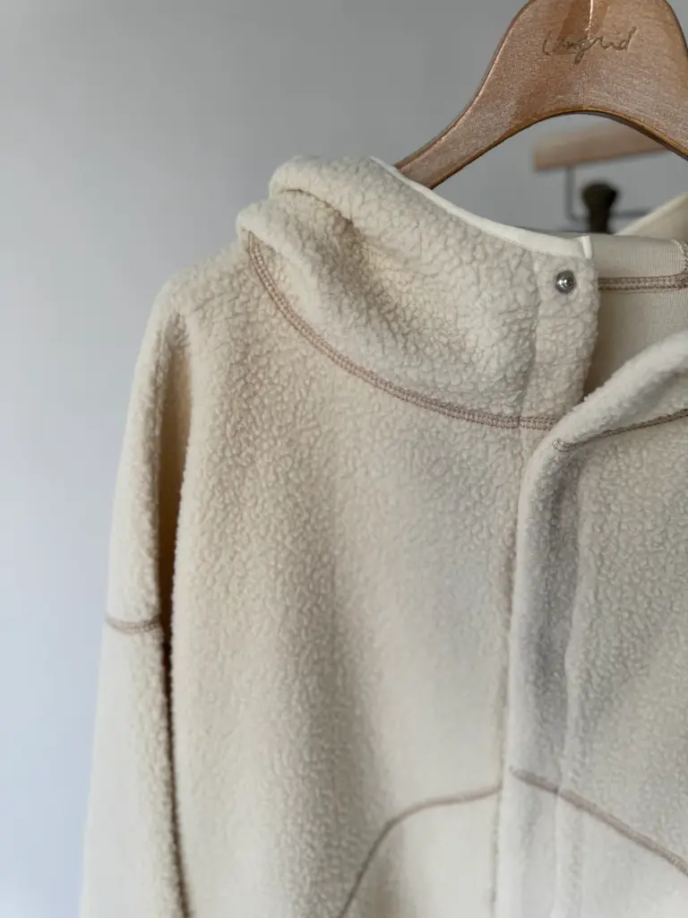 「Ungrid(アングリッド)」この冬に着たい新作アイテムが完成。煌めくアイテムを大人カジュアルに着こなす全13LOOKを公開 画像 7