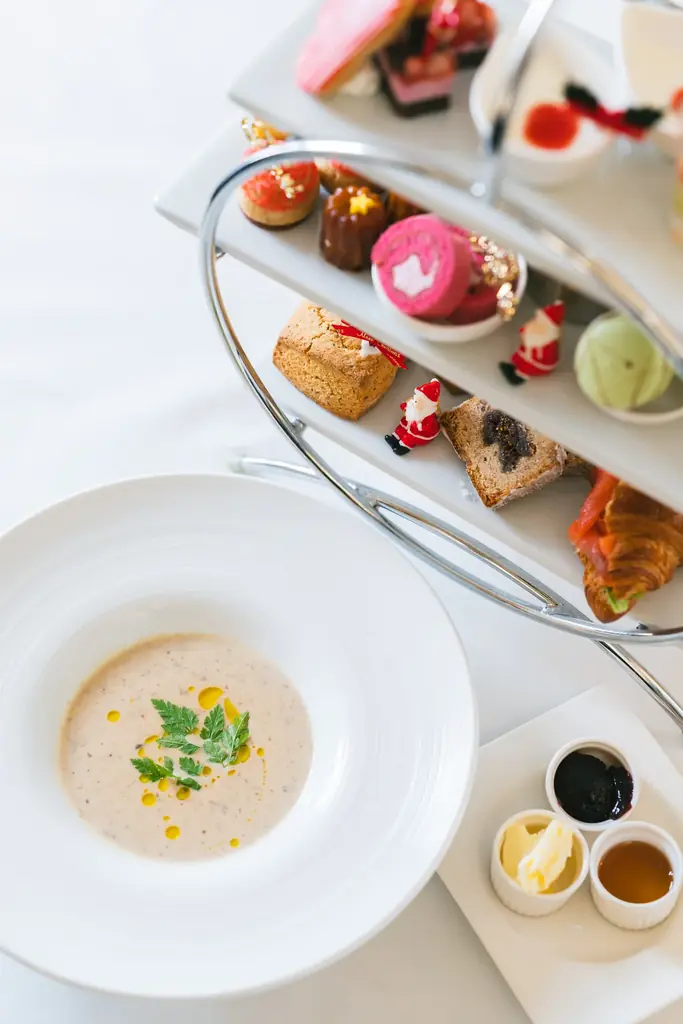 【冬季限定】マッシモマリアーニが新アフタヌーンティー「冬のマッシモ・セット」を12月3日(水)から提供開始。人気のモンブランは“ライブ仕上げ”の生絞りスタイルへリニューアル。 画像 2