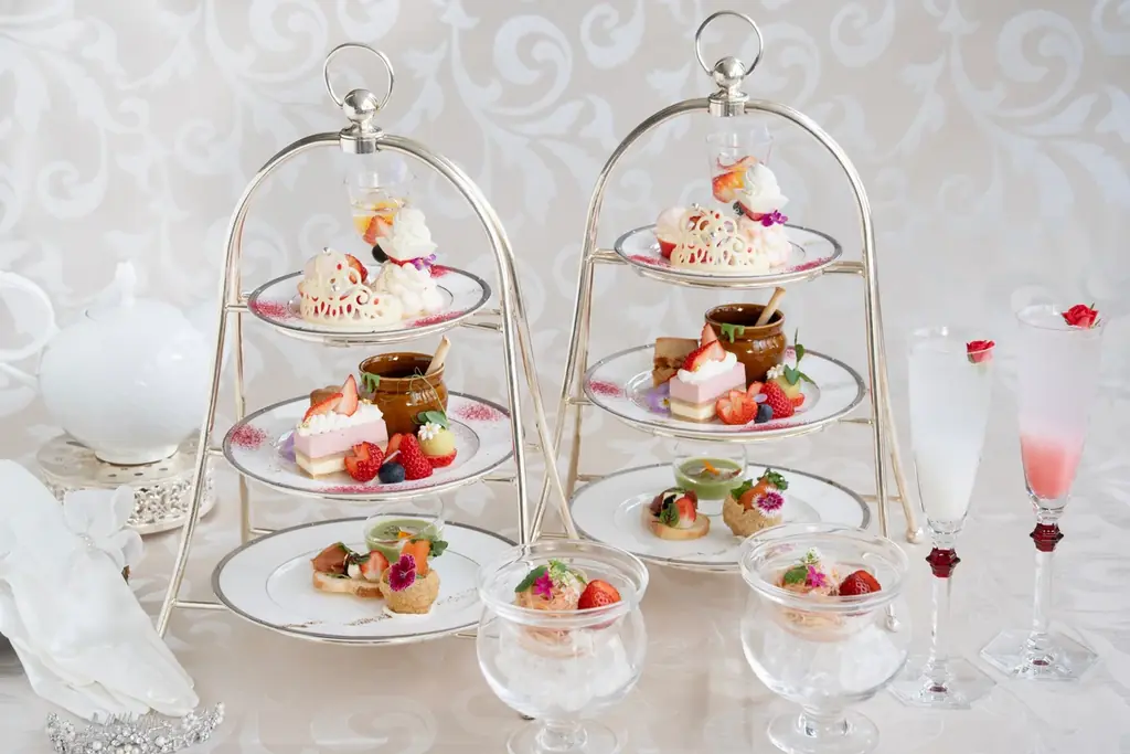 【ウェスティンホテル大阪】ストロベリープリンセスアフタヌーンティー 画像 1